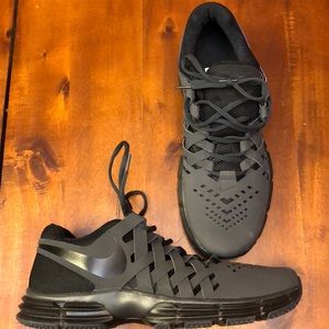 Nike Fingertrap Shoes